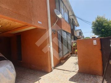 Casa en Venta en Clotario Blest 1852
