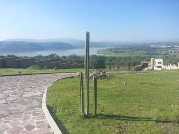 PRECIOSA CASA EN TEPEJI DEL RIO, VISTAS DEL LAGO