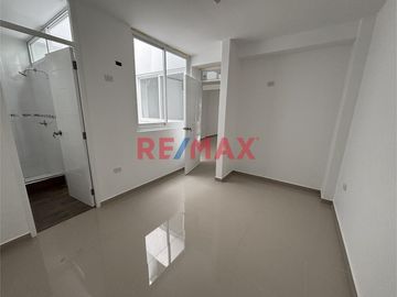 🏡 ¡El hogar que siempre soñaste en La Esperanza es una realidad!

✨ Vive en este moderno y funcional departamento ubicado en el cuarto piso de la ca