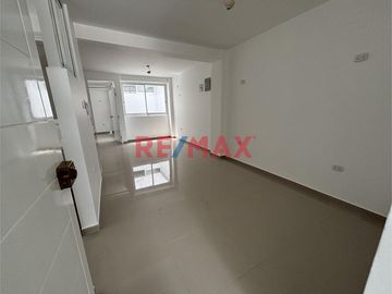 🏡 ¡El hogar que siempre soñaste en La Esperanza es una realidad!

✨ Vive en este moderno y funcional departamento ubicado en el cuarto piso de la ca