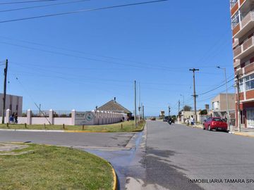 AMPLIO DUPLEX A METROS DEL MAR