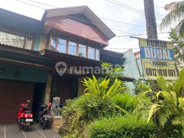 Rumah Nyaman dengan Halaman Belakang yang Luas, Dalam Perumahan Pesona Depok, Margonda