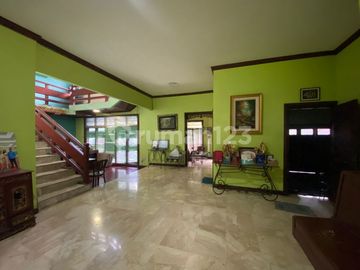 Rumah Nyaman dengan Halaman Belakang yang Luas, Dalam Perumahan Pesona Depok, Margonda