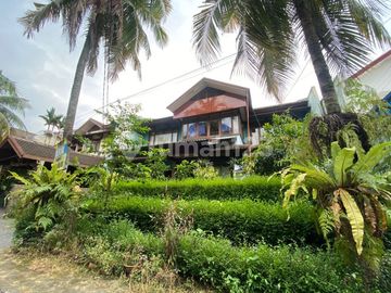 Rumah Nyaman dengan Halaman Belakang yang Luas, Dalam Perumahan Pesona Depok, Margonda