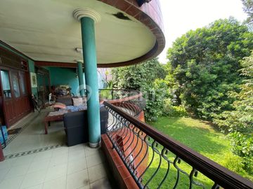 Rumah Nyaman dengan Halaman Belakang yang Luas, Dalam Perumahan Pesona Depok, Margonda