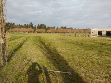 VENDE LOTE EXCELENTE UBICACION EN CLUB DE CAMPO HARAS DE FUNES