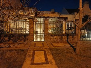 En Venta - Hermosa Casa Lote Propio Haedo Norte