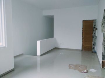 SUPER MEWAH RUMAH SIAP HUNI 2 LANTAI DI TENGAH KOTA JOGJA