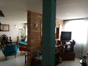 En venta Casa Barrio  Aida Lucia