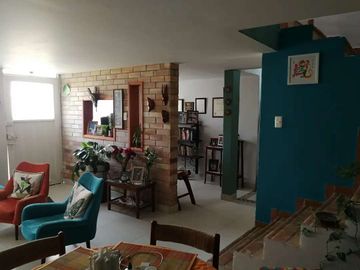 En venta Casa Barrio  Aida Lucia