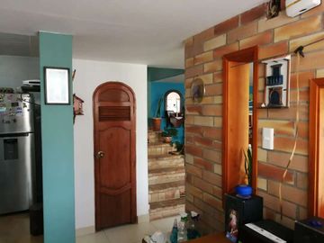 En venta Casa Barrio  Aida Lucia