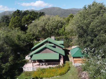 Villa Giardino, Soñada Cabaña de madera en Barrio La Cañada