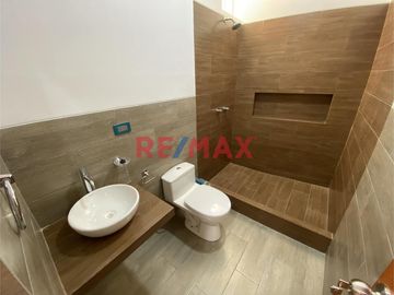 Venta De Departamento De Estreno En Urb Los Sauces En 1Er Piso