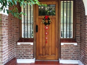 CLASICO Y EXCLUSIVA RESIDENCIA ESTILO INGLES-LA MEJOR UBICACION