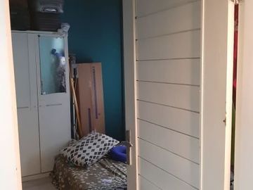Rumah 3 lantai, apik, nyaman, asri, dan strategis