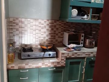 Rumah 3 lantai, apik, nyaman, asri, dan strategis