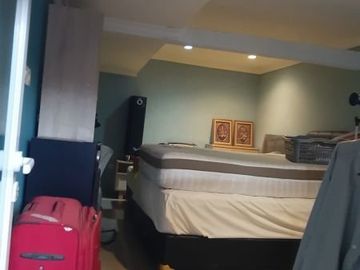Rumah 3 lantai, apik, nyaman, asri, dan strategis