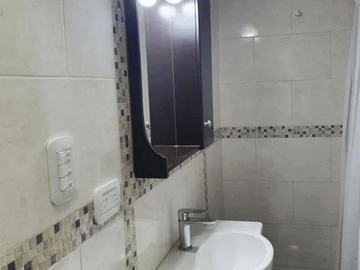 RECICLADO, IMPECABLE - Departamento en Venta en Balvanera 2 ambientes 36 m2 + balcón al frente - Sarmiento 2900