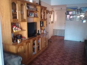 VENTA DEPARTAMENTO AVDA. SAN JUAN 3700-BOEDO-3 amb,1°piso contrafente, 126/56 m2, Laundry, pileta, salón de fiestas, U$S 154.000