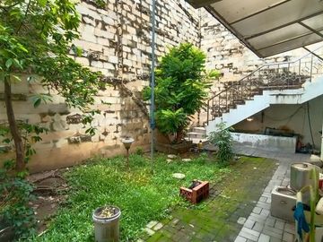 DARMO Villa Rumah Besar Siap Huni