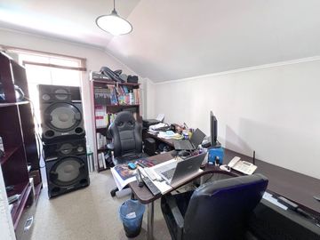 Excelente Casa Amplia 5d/3b, Ubicada En Microbarrio Cerrado