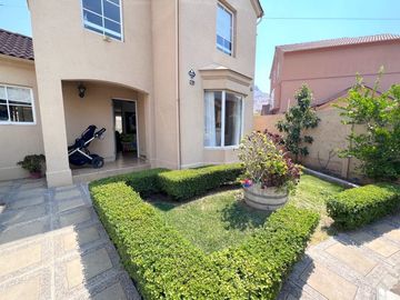 Excelente Casa Amplia 5d/3b, Ubicada En Microbarrio Cerrado