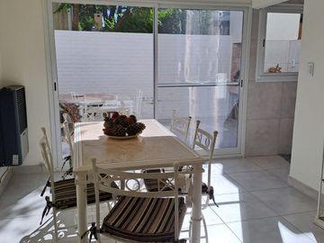 Duplex en Pinamar para 6. Comodidad y Ubicacion Perfecta - 2 Dormitorios con Patio y Parrilla