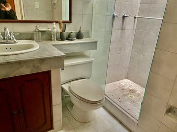casalote en venta en cristales. Cod V7470447