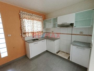🔰Depa En Venta 📌Sta Maria Del Pinar 🎯Calle Las Diamelas Mz. E #21 ✅Primer Piso ➕Cochera 🚗