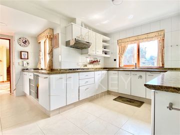 Casa en Venta en Santuario del Valle - Lo Barnechea