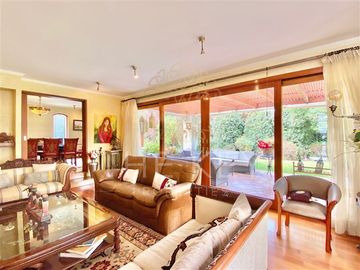Casa en Venta en Santuario del Valle - Lo Barnechea