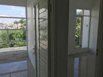 DIJUAL VILLA 2 LANTAI DI BATU DEKAT BNS VIEW PANDERMAN