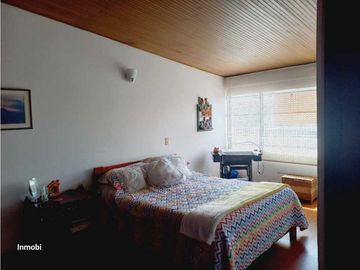 Venta / Permuta  Casa Barrio las Villas Bogota Ccial Bulevar Niza.