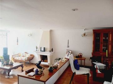 Venta / Permuta  Casa Barrio las Villas Bogota Ccial Bulevar Niza.