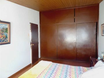 Venta / Permuta  Casa Barrio las Villas Bogota Ccial Bulevar Niza.