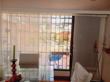 Venta / Permuta  Casa Barrio las Villas Bogota Ccial Bulevar Niza.