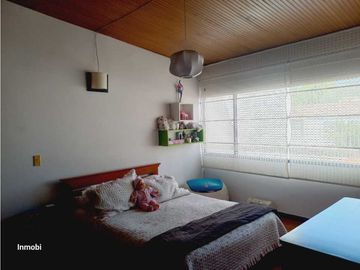 Venta / Permuta  Casa Barrio las Villas Bogota Ccial Bulevar Niza.