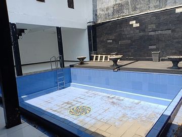 Dijual Rumah Mewah ada Kolam Renang Cijaura Girang Bandung
