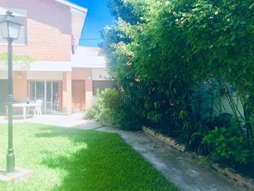 Departamento Tipo Casa en venta en Lanus Este