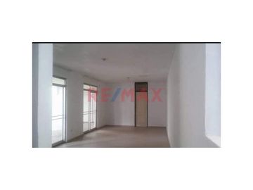 🏡✨ ¡Oportunidad única en Piura! ✨🏡

¿Buscas una espaciosa casa urbana en una excelente ubicación? Esta propiedad en Jr. Bernal 136 es tu mejor opció