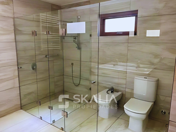 Casa en Parcela en arriendo en Hacienda Chacabuco, Colina