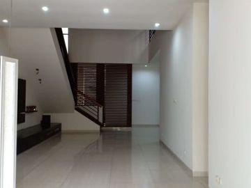 Dijual Rumah tinggal Diperumahan Permata Buana Jakarta Barat 2 Lantai Siap Huni