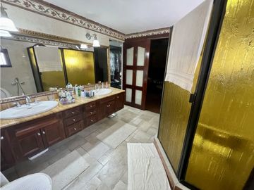 SE VENDE HERMOSA CASA AMOBLADA EN LA ALAMEDA $625,000