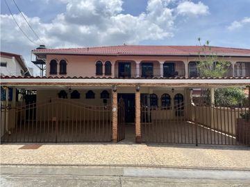 SE VENDE HERMOSA CASA AMOBLADA EN LA ALAMEDA $625,000