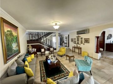 SE VENDE HERMOSA CASA AMOBLADA EN LA ALAMEDA $625,000