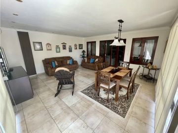 SE VENDE HERMOSA CASA AMOBLADA EN LA ALAMEDA $625,000