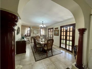 SE VENDE HERMOSA CASA AMOBLADA EN LA ALAMEDA $625,000