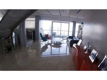 PENTHOUSE ESPECTACULAR  AMOBLADO PH YACHT CLUB PISCINA PRIVADA