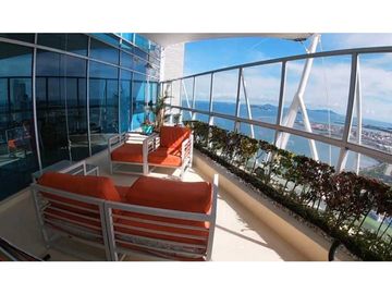 PENTHOUSE ESPECTACULAR  AMOBLADO PH YACHT CLUB PISCINA PRIVADA