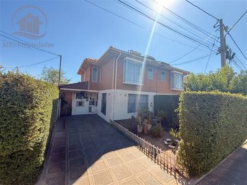 Casa 4D 4B en Condominio Cerrado 3 Estac. Puente Alto